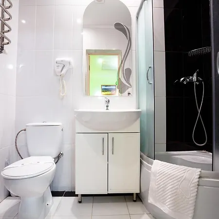 Otel Discovery 2*